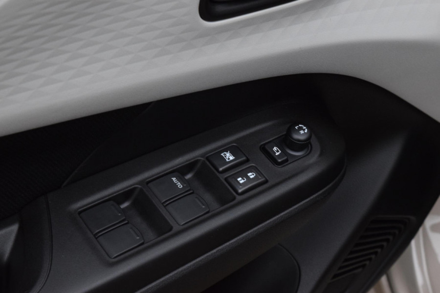 Suzuki Swift 1.2 Style Smart Hybrid|Carplay|Camera