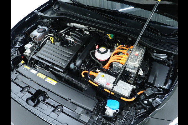 Seat Leon Sportstourer 1.4 TSI eHybrid PHEV FR | Camera | Keyless | Adaptive Cruise | Sfeerverlichting | Virtual | Carplay