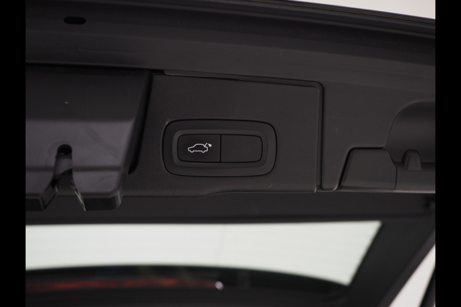 Volvo XC60 2.0 Recharge T8 AWD Inscription | Panoramadak | Pilot Assist | 360 | Memory | BLIS | Virtual | LED | Carplay