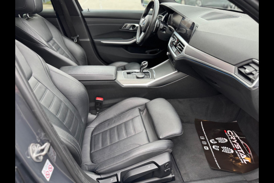 BMW 3 Serie Touring 330e High Executive M sport Panorama Leder Camera