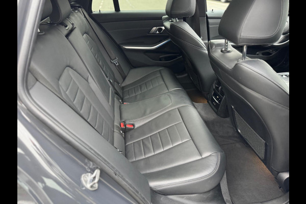 BMW 3 Serie Touring 330e High Executive M sport Panorama Leder Camera