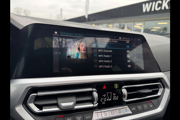 BMW 3 Serie Touring 330e High Executive M sport Panorama Leder Camera