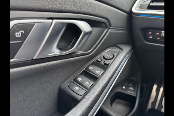 BMW 3 Serie Touring 330e High Executive M sport Panorama Leder Camera