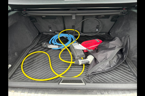 BMW 3 Serie Touring 330e High Executive M sport Panorama Leder Camera