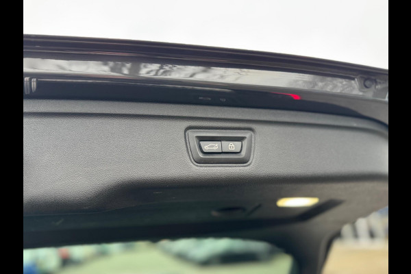 BMW 3 Serie Touring 330e High Executive M sport Panorama Leder Camera