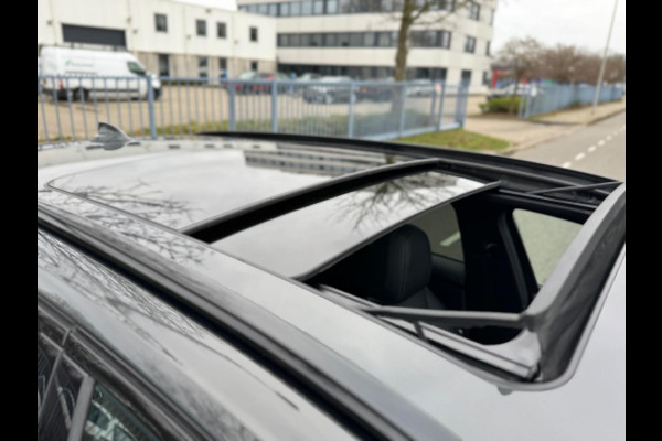 BMW 3 Serie Touring 330e High Executive M sport Panorama Leder Camera