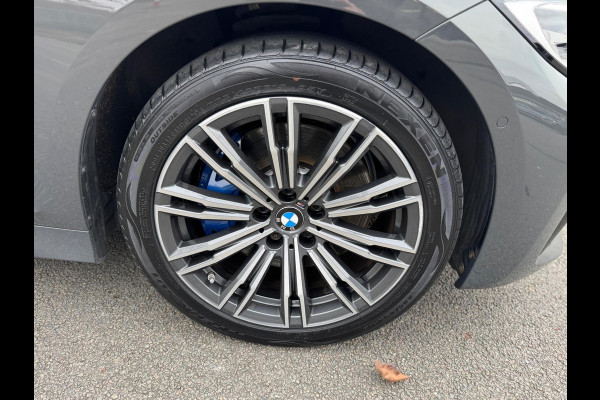 BMW 3 Serie Touring 330e High Executive M sport Panorama Leder Camera