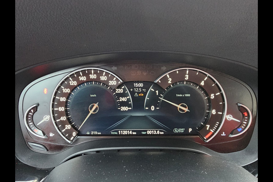 BMW 5 Serie Touring 520i High Executive Sport Line | Automaat | Trekhaak | Navi | Stoel & stuurverwarming | Camera |