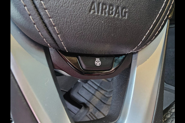 BMW 5 Serie Touring 520i High Executive Sport Line | Automaat | Trekhaak | Navi | Stoel & stuurverwarming | Camera |