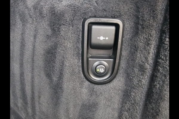 BMW 5 Serie Touring 520i High Executive Sport Line | Automaat | Trekhaak | Navi | Stoel & stuurverwarming | Camera |