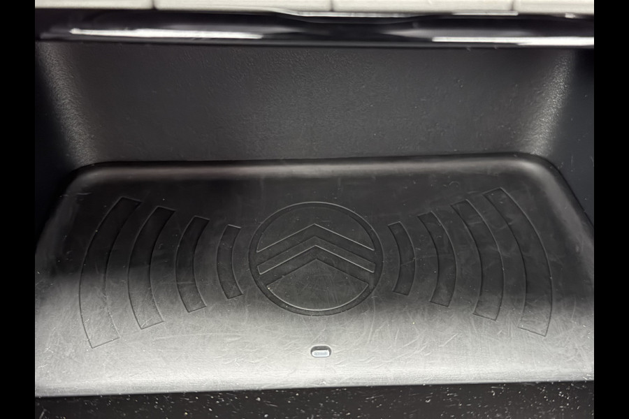 Citroën C3 100pk Max (Camera - Automatische Airco - Apple Carplay - Navigatie - 17"- Two Tone)