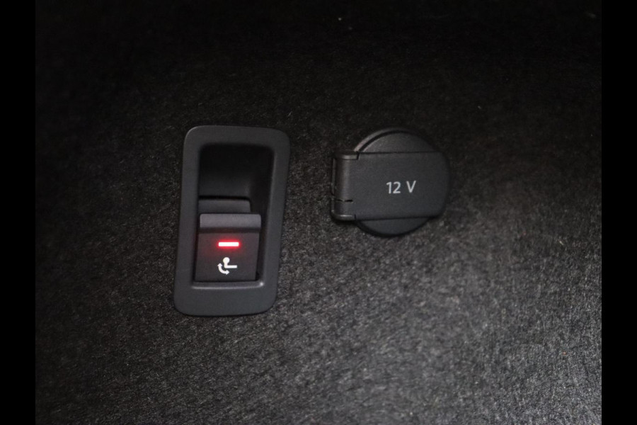 Audi A3 Limousine 1.4 TFSI Sport S Line Edition | Adaptive Cruise | LMV 18 inch | Wegklapbare trekhaak | Navigatie | Climate Control