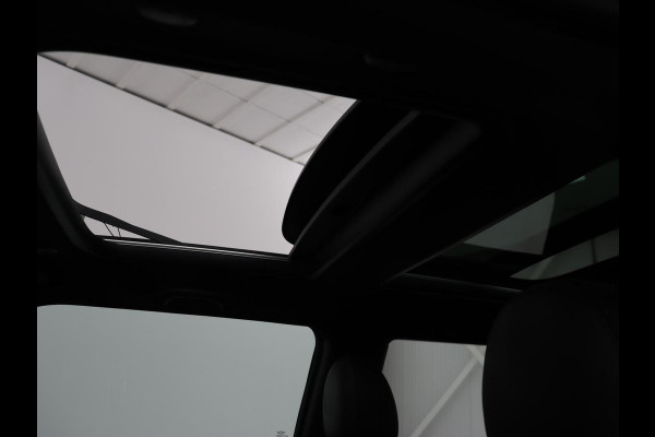 MINI Mini Electric Yours 33 kWh | Panoramadak | Camera | Head-up display | Cruise Control | keyless entry | Stoelverwarming | Navigatie