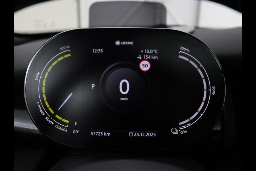 MINI Mini Electric Yours 33 kWh | Panoramadak | Camera | Head-up display | Cruise Control | keyless entry | Stoelverwarming | Navigatie