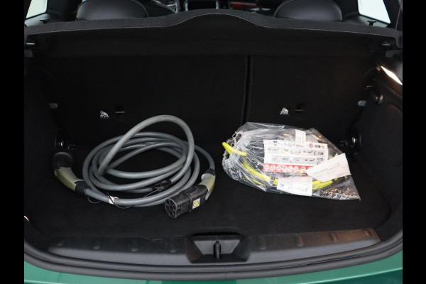 MINI Mini Electric Yours 33 kWh | Panoramadak | Camera | Head-up display | Cruise Control | keyless entry | Stoelverwarming | Navigatie