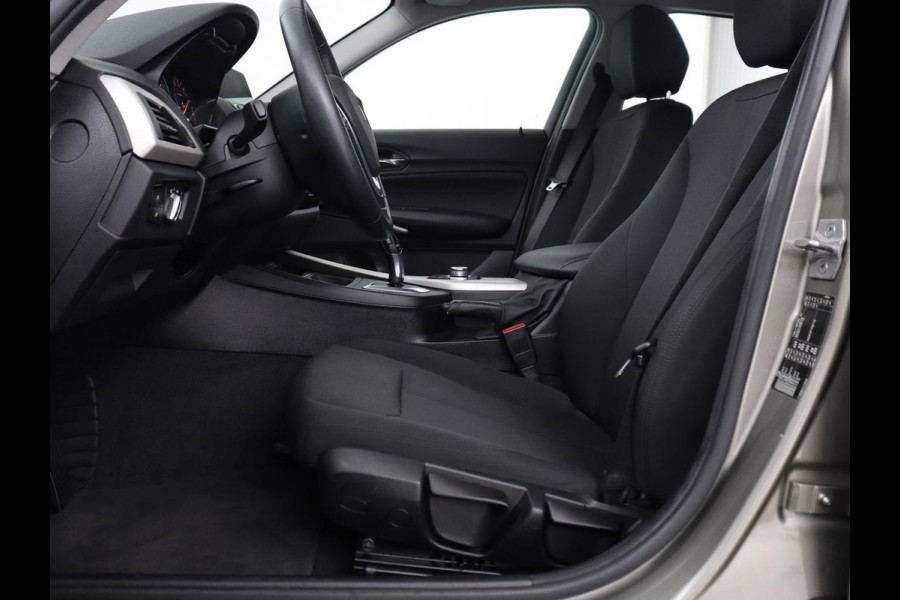 BMW 1-serie 118i Executive | 65.000 NAP | Cruise Control | Navigatie | Trekhaak | PDC | Bleutooth | Xenon | Automaat
