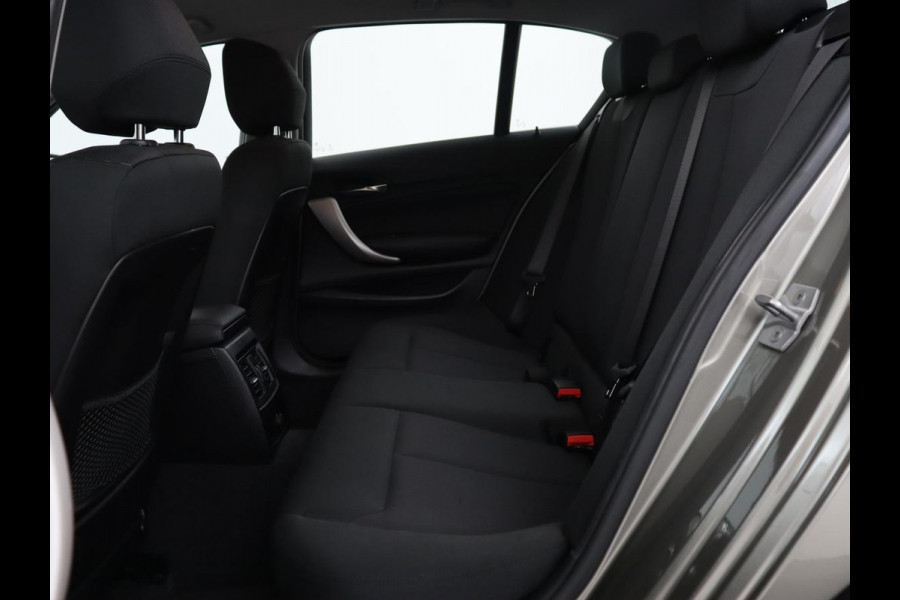 BMW 1-serie 118i Executive | 65.000 NAP | Cruise Control | Navigatie | Trekhaak | PDC | Bleutooth | Xenon | Automaat