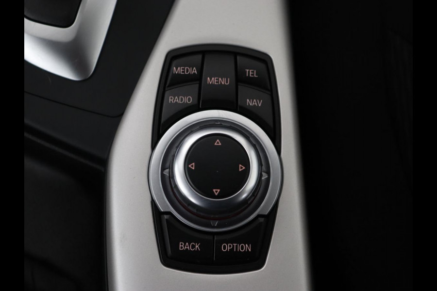 BMW 1-serie 118i Executive | 65.000 NAP | Cruise Control | Navigatie | Trekhaak | PDC | Bleutooth | Xenon | Automaat