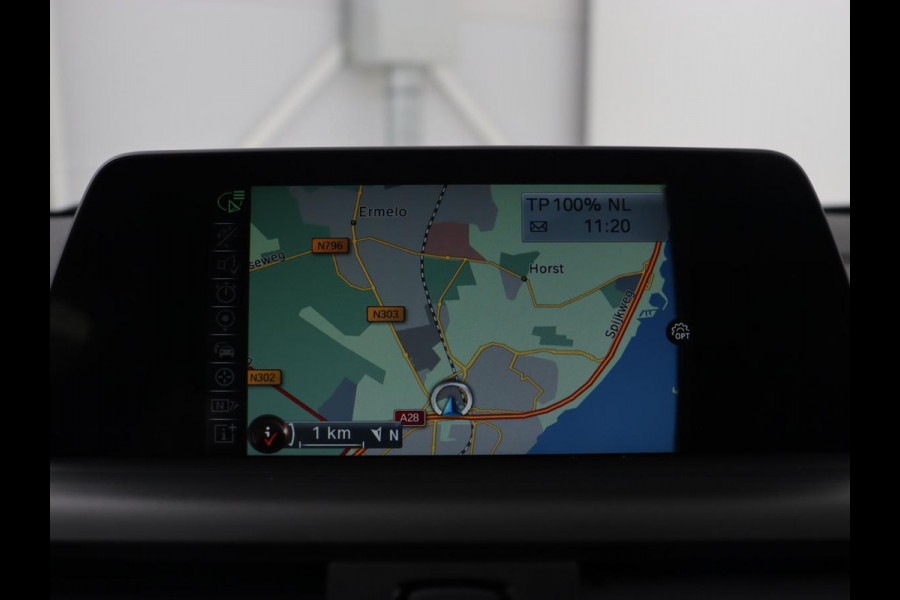 BMW 1-serie 118i Executive | 65.000 NAP | Cruise Control | Navigatie | Trekhaak | PDC | Bleutooth | Xenon | Automaat