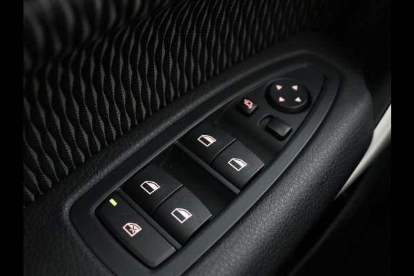 BMW 1-serie 118i Executive | 65.000 NAP | Cruise Control | Navigatie | Trekhaak | PDC | Bleutooth | Xenon | Automaat