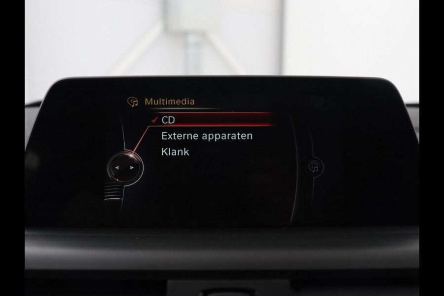 BMW 1-serie 118i Executive | 65.000 NAP | Cruise Control | Navigatie | Trekhaak | PDC | Bleutooth | Xenon | Automaat