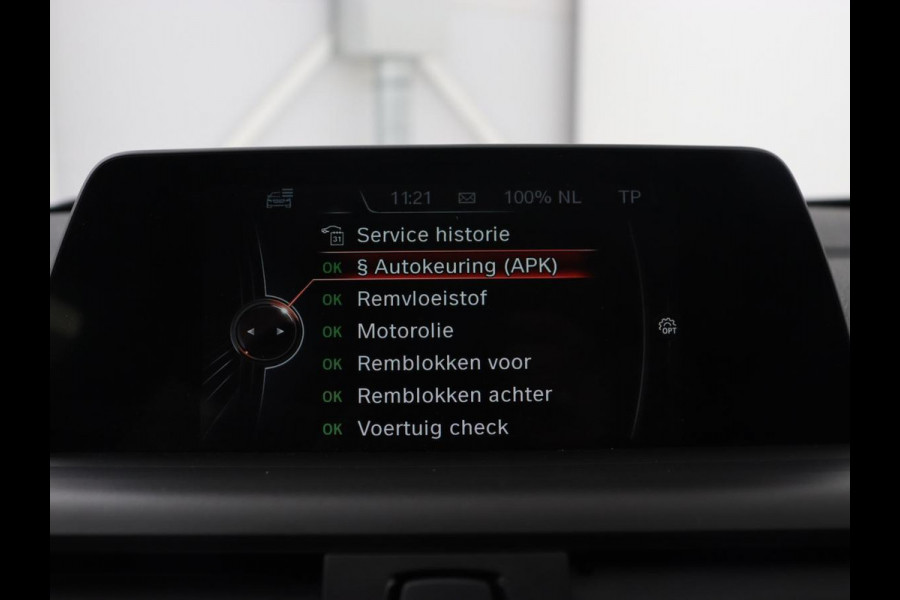 BMW 1-serie 118i Executive | 65.000 NAP | Cruise Control | Navigatie | Trekhaak | PDC | Bleutooth | Xenon | Automaat