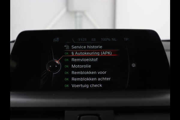 BMW 1-serie 118i Executive | 65.000 NAP | Cruise Control | Navigatie | Trekhaak | PDC | Bleutooth | Xenon | Automaat