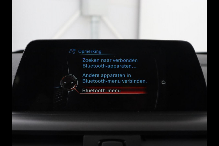 BMW 1-serie 118i Executive | 65.000 NAP | Cruise Control | Navigatie | Trekhaak | PDC | Bleutooth | Xenon | Automaat