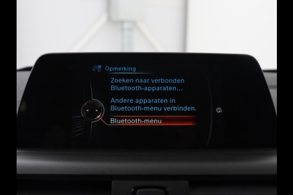 BMW 1-serie 118i Executive | 65.000 NAP | Cruise Control | Navigatie | Trekhaak | PDC | Bleutooth | Xenon | Automaat
