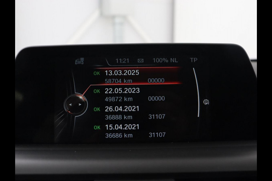 BMW 1-serie 118i Executive | 65.000 NAP | Cruise Control | Navigatie | Trekhaak | PDC | Bleutooth | Xenon | Automaat