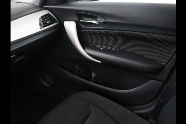 BMW 1-serie 118i Executive | 65.000 NAP | Cruise Control | Navigatie | Trekhaak | PDC | Bleutooth | Xenon | Automaat