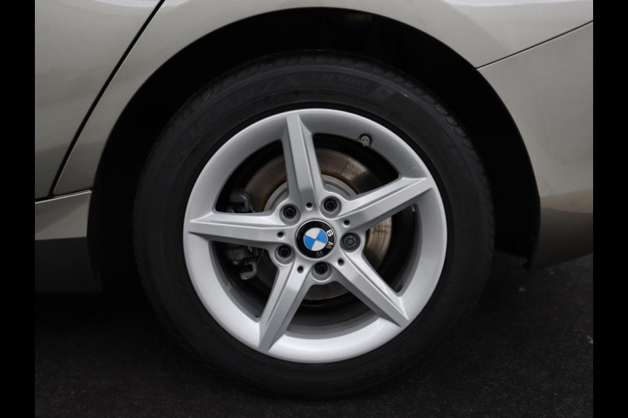 BMW 1-serie 118i Executive | 65.000 NAP | Cruise Control | Navigatie | Trekhaak | PDC | Bleutooth | Xenon | Automaat
