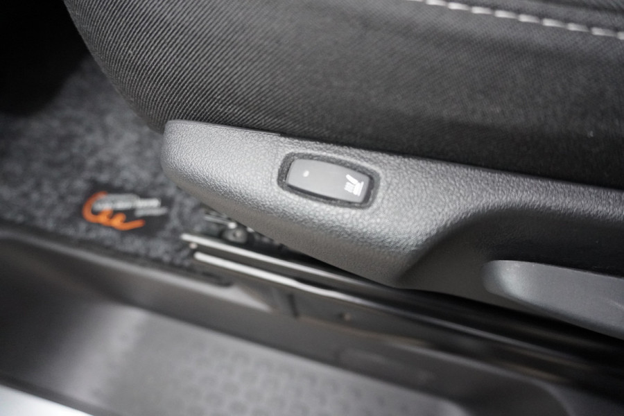 Renault Trafic 2.0 dCi 150PK T29 L2H1 DC Luxe Dubbelcabine nr. V011 | Climate | adap.cruise | Navi | Camera | Schuifdeur L + R