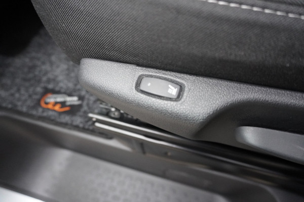 Renault Trafic 2.0 dCi 150PK T29 L2H1 DC Luxe Dubbelcabine nr. V011 | Climate | adap.cruise | Navi | Camera | Schuifdeur L + R