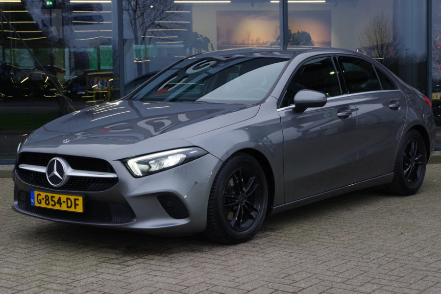 Mercedes-Benz A-Klasse 200 164 PK Automaat Business Solution, Groot-Navigatie, Stoelverwarming