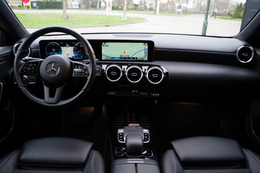 Mercedes-Benz A-Klasse 200 164 PK Automaat Business Solution, Groot-Navigatie, Stoelverwarming