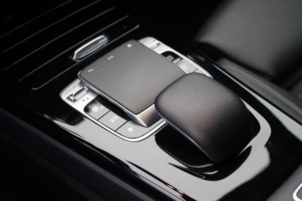 Mercedes-Benz A-Klasse 200 164 PK Automaat Business Solution, Groot-Navigatie, Stoelverwarming