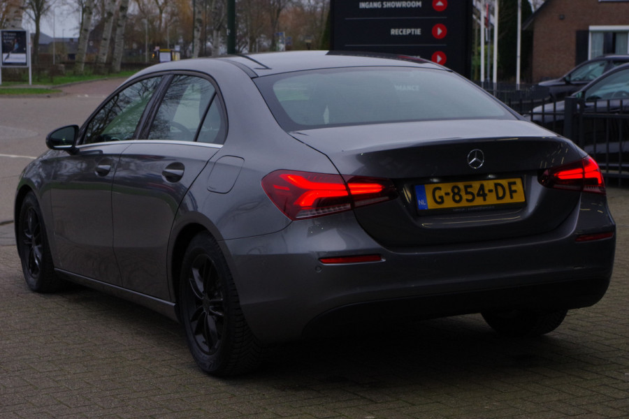 Mercedes-Benz A-Klasse 200 164 PK Automaat Business Solution, Groot-Navigatie, Stoelverwarming