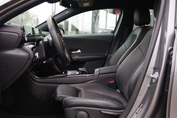 Mercedes-Benz A-Klasse 200 164 PK Automaat Business Solution, Groot-Navigatie, Stoelverwarming