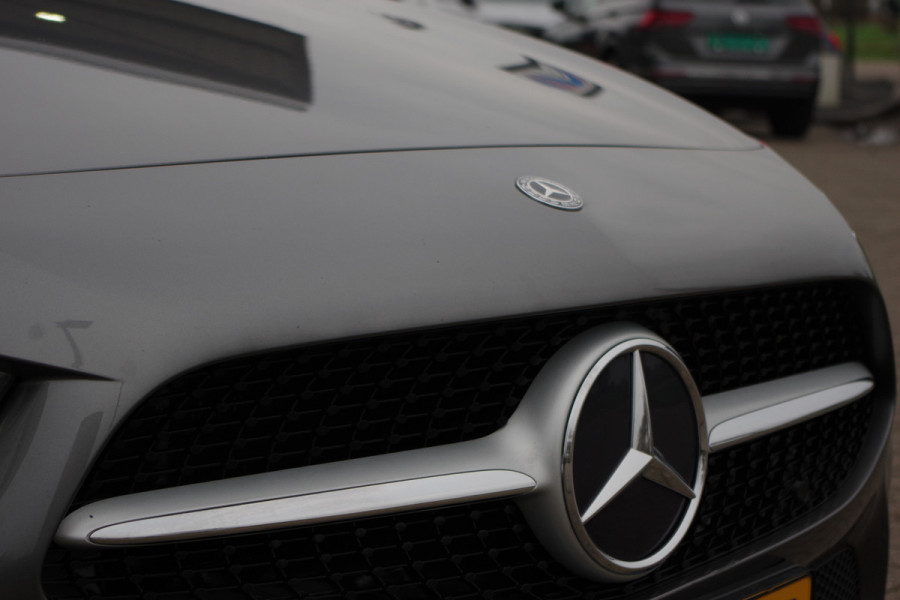 Mercedes-Benz A-Klasse 200 164 PK Automaat Business Solution, Groot-Navigatie, Stoelverwarming