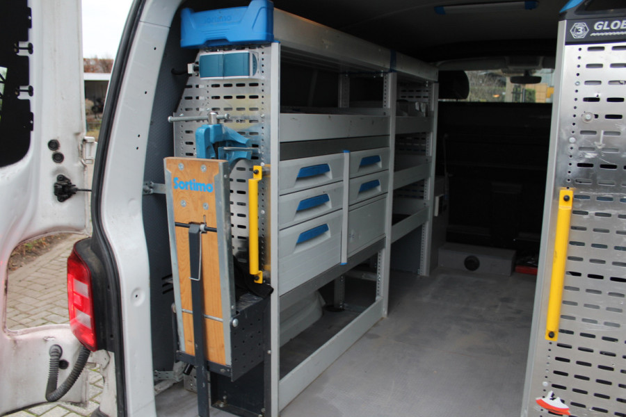 Volkswagen Transporter T6 2.0 TDI 102PK Euro6 L1 Comfortline ✓ Sortimo werkplaats inrichting ✓ Victron Energy stroomunit ✓ Standkachel