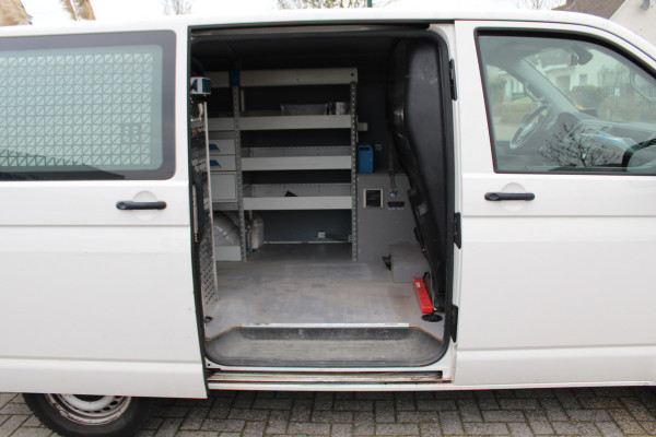 Volkswagen Transporter T6 2.0 TDI 102PK Euro6 L1 Comfortline ✓ Sortimo werkplaats inrichting ✓ Victron Energy stroomunit ✓ Standkachel
