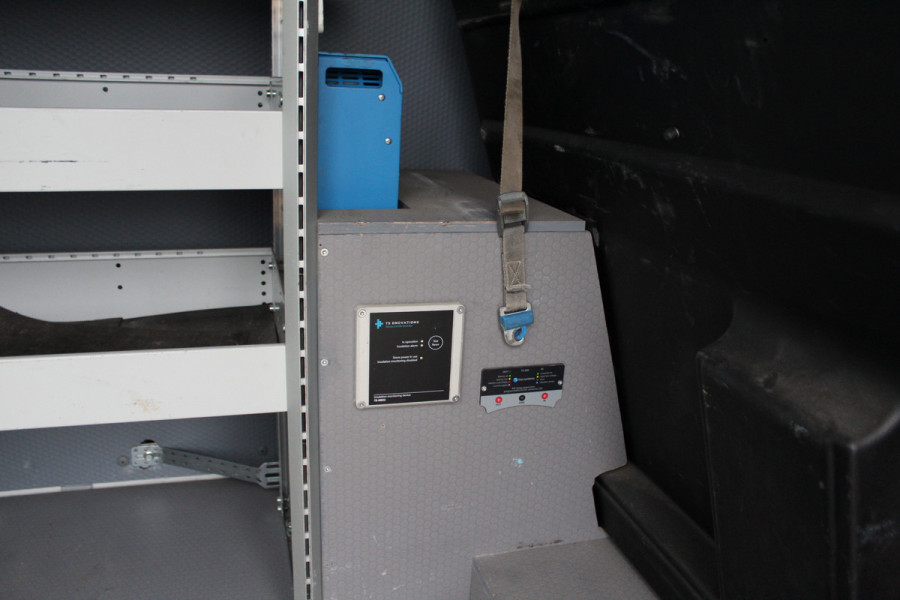 Volkswagen Transporter T6 2.0 TDI 102PK Euro6 L1 Comfortline ✓ Sortimo werkplaats inrichting ✓ Victron Energy stroomunit ✓ Standkachel