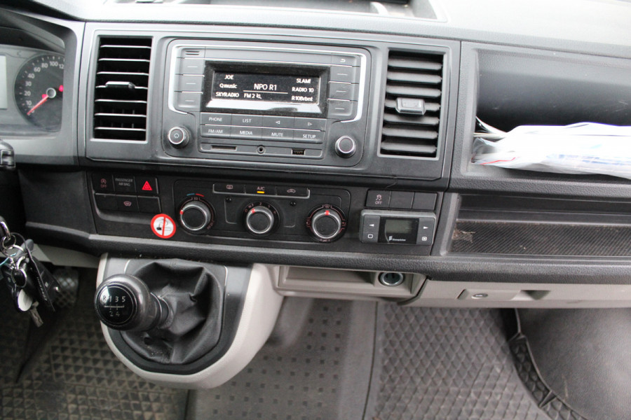 Volkswagen Transporter T6 2.0 TDI 102PK Euro6 L1 Comfortline ✓ Sortimo werkplaats inrichting ✓ Victron Energy stroomunit ✓ Standkachel