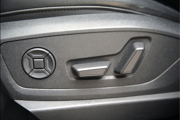 Audi e-tron 50 quattro Business edition Plus 71 kWh | Black Edition | Panoramadak | Memory Seats | Luchtvering | Adaptive Cruise Control | Keyless | Matrix LED | Leder | Stoelverwarming | NAP |