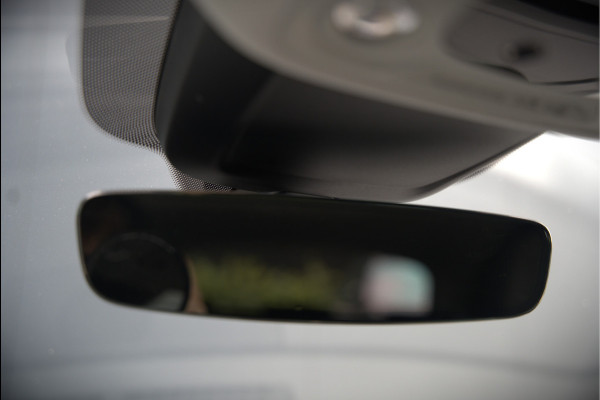 Audi e-tron 50 quattro Business edition Plus 71 kWh | Black Edition | Panoramadak | Memory Seats | Luchtvering | Adaptive Cruise Control | Keyless | Matrix LED | Leder | Stoelverwarming | NAP |