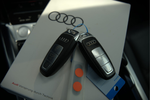 Audi e-tron 50 quattro Business edition Plus 71 kWh | Black Edition | Panoramadak | Memory Seats | Luchtvering | Adaptive Cruise Control | Keyless | Matrix LED | Leder | Stoelverwarming | NAP |