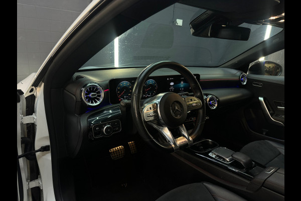 Mercedes-Benz CLA-Klasse 220 AMG Pano|Sfeer|Camera|Nightpakket