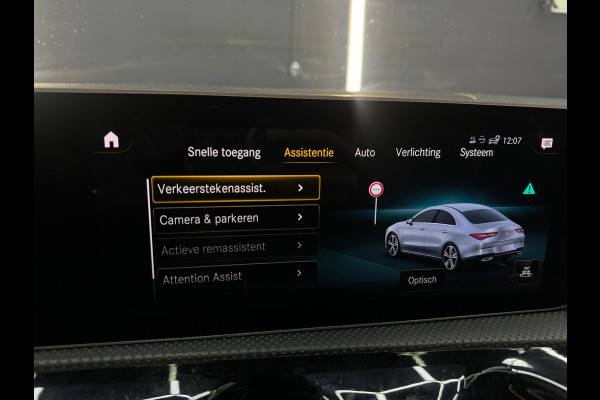 Mercedes-Benz CLA-Klasse 220 AMG Pano|Sfeer|Camera|Nightpakket