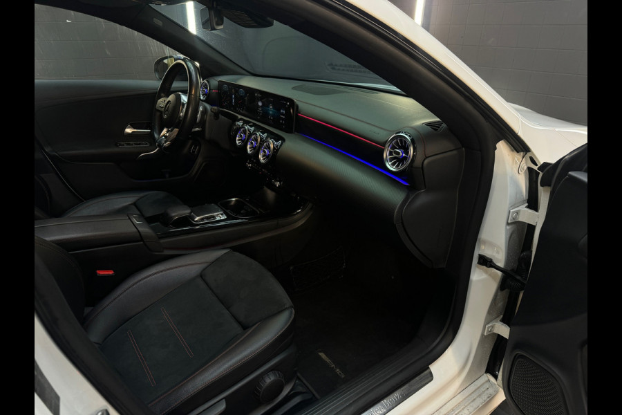 Mercedes-Benz CLA-Klasse 220 AMG Pano|Sfeer|Camera|Nightpakket